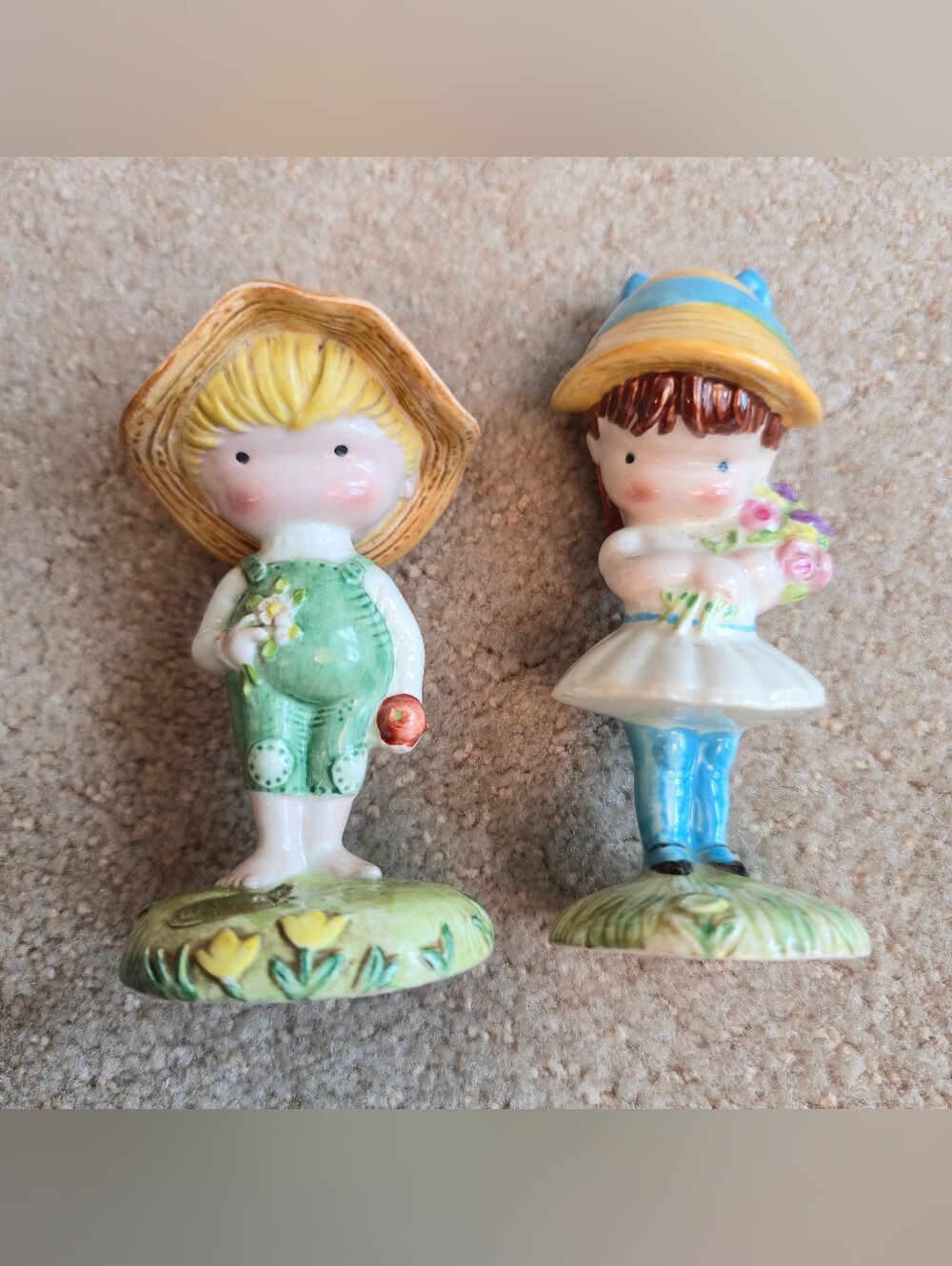 Vintage Beswick Joan Walsh Anglund Figurine Girl And Boy W/flowers & Apple